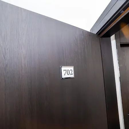 아파트 Peaceful Penthouse With Country Views - By Hostmt *