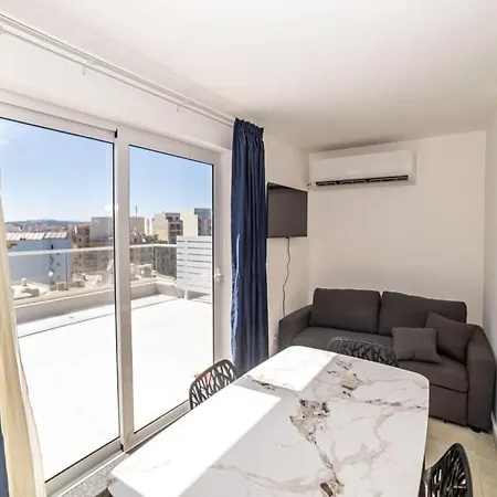 Peaceful Penthouse With Country Views - By Hostmt *