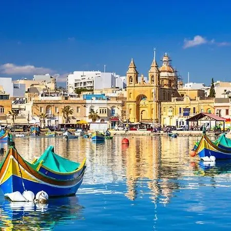 Peaceful Penthouse With Country Views - By Hostmt *